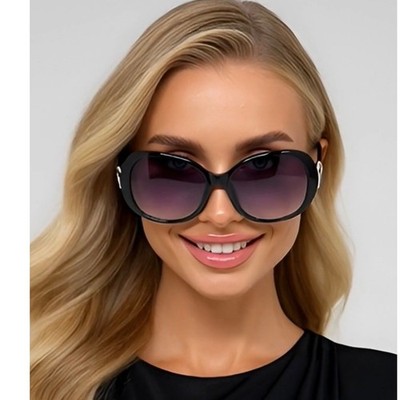 Chic Oval Sunglasses Women Black Gradient Lenses Fashionable Oversized Glasses