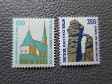 zwei alte Briefmarken Berlin Mi 834-835 postfrisch