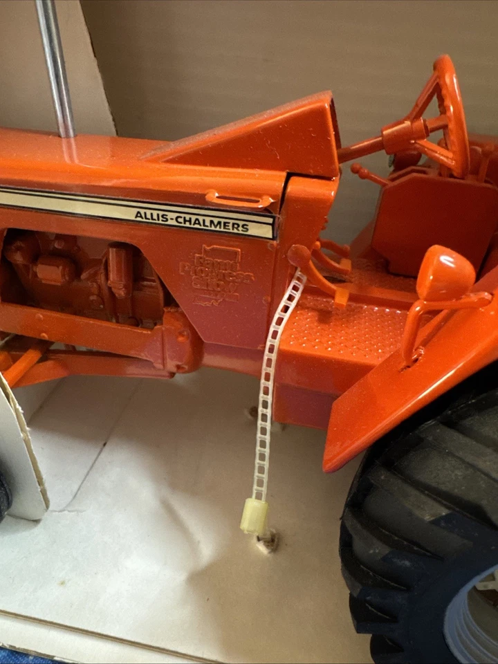 NEW IN BOX RARE HTF Scale Models 1992 Farm Progress Show Allis Chalmers 190 1/16 - Image 3 of 4