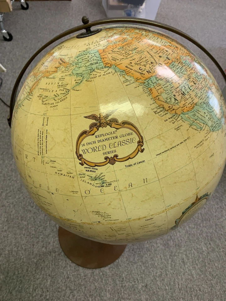 "Globo de piso vintage Mid-Century Replogle de 16 pulgadas" Foto 2 de 4