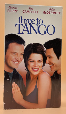 Three to Tango VHS 2000 Matthew Perry Neve Campbell **Buy 2 Get 1 Free**