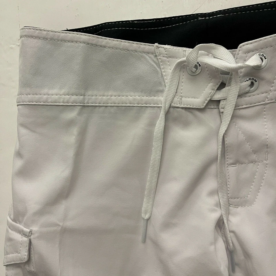 NWT Volcom Women's Size 1 Simply Solid 11" Boardshorts White Swim Shorts - Image 3 of 4