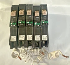 (Lot of 5) Eaton 15 Amp Single Pole SWD AFCI Type CH Circuit Breaker CHFCAF115