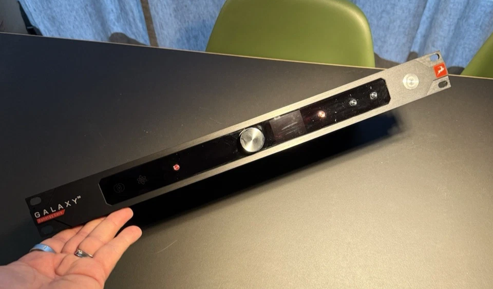 Antelope Galaxy 32 Synergy Core Thunderbolt 3 Dante HDX Interface - Top Zustand