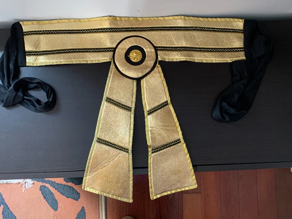 FORUM NOVELTIES INC. #60442 'FARAÓN' ADULTO PECHO TALLA 42 NEGRO, DORADO USADO Foto 4 de 4