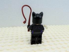 Lego CATWOMAN Black Suit Purple Lips DC Super Heroes Minifigure 6858 (sh006)