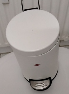 Tretmülleimer v. Wesco für Bad Kosmetik Hygiene weiß inkl. Müllbeutetel schw.