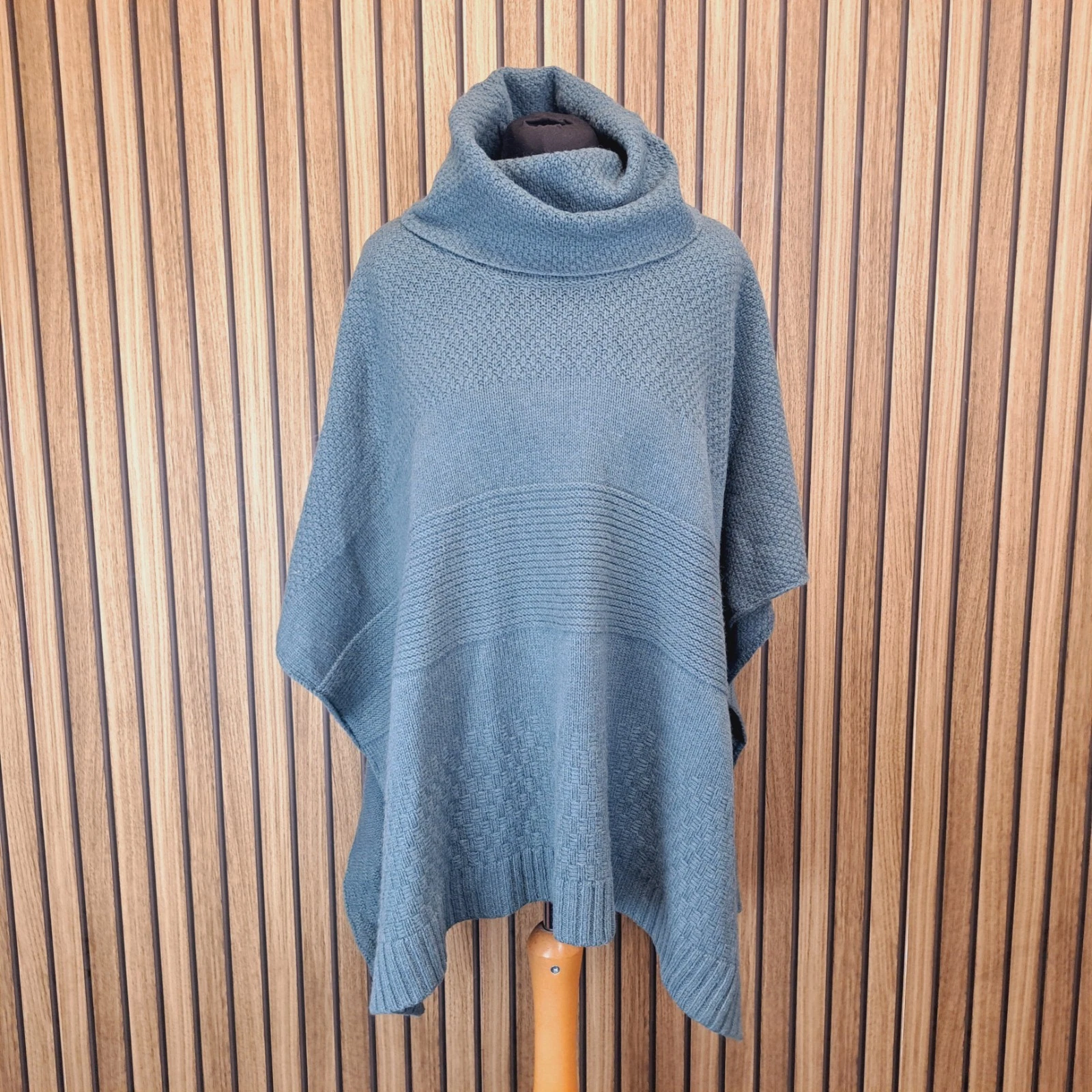 Woolovers Poncho Green Womens One Size Roll Neck 100% Lambswool - New