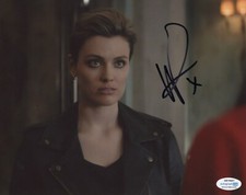 Wallis Day Batwoman Autographed Signed 8x10 Photo ACOA