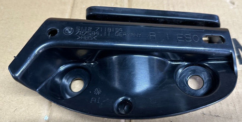 BMW 3ER E90 E91 STOßSTANGE HALTER FAHRERSEITE HINTEN RECHTS 7118194 BJ 05-11