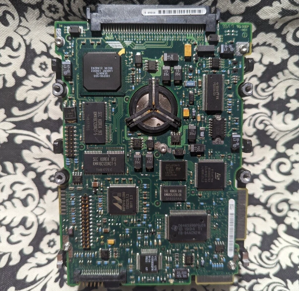 Seagate ST118202LC 18.2GB 10000RPM 1MB Ultra2 Wide SCSI 80-Pin 3.5IN - Image 2 of 4