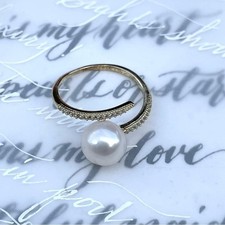 Elegant Gold Pearl Ring