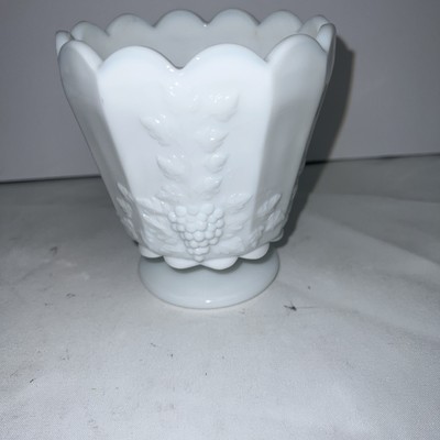 Vtg Westmoreland PANELED GRAPE Milk Glass 5'' Bud Belled Flower Vase Stem (DR5)