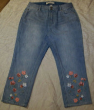 Est. 1946 Denim Capri / Crop Jeans - 10 Classic - Floral Embroidery Trim