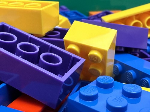 LEGO Brick 2x4 3001, Red, Purple, Blue, Yellow & Orange, 20 Of Each = 100 Pieces - Picture 13 of 15
