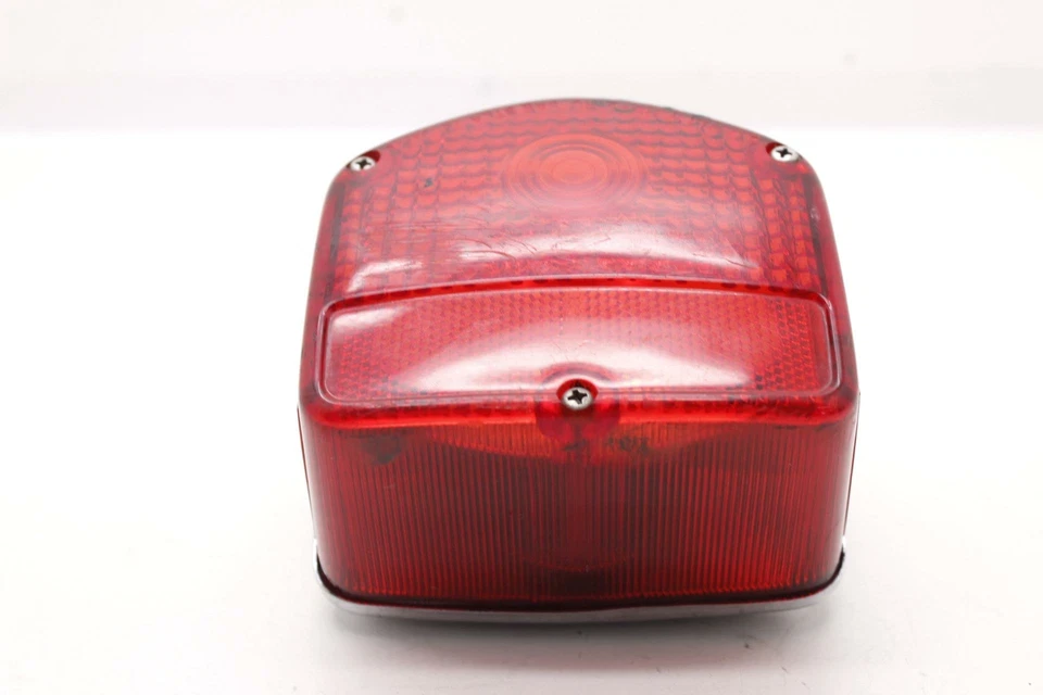 82 HONDA CM450C OEM LUZ TRASERA LUZ FRENO TRASERO R3.BX5 Foto 2 de 4