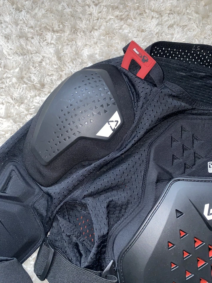 Protector de carrocería Leatt Motocross 3DF AirFit híbrido tamaño grande/X-grande Foto 3 de 4