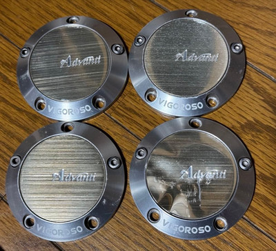 Advanti RACING VIGOROSO Nabendeckel 4er Set Radnabendeckel 68mm außen gebraucht