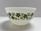 Pyrex Spring Blossom Crazy Daisy Mixing Bowl White Green, 402, 1.5 Qt Capacity