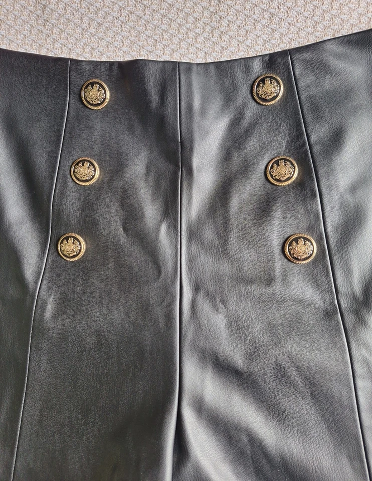 Pantalones Cortos Para Mujer Zara Negros Imitación Cuero Talla M Cremallera Botones Cintura Alta Foto 4 de 4