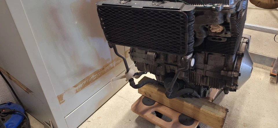 Suzuki GSF 600 Bandit GN77B Motor mit Anbauteilen Vergaser - Bild 3 von 4