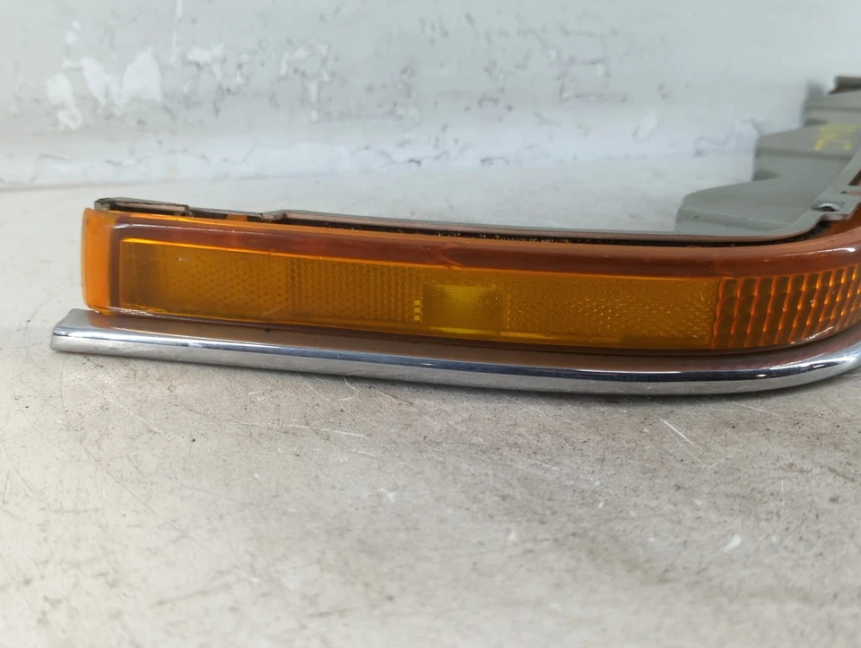 1996 Buick Roadmaster Driver Left Oem Head Light Headlight Lamp XIKCM - Image 4 of 4