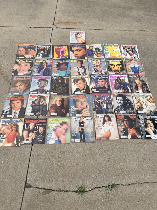 Vintage rolling stone magazines they are in decent condition but not perfect
