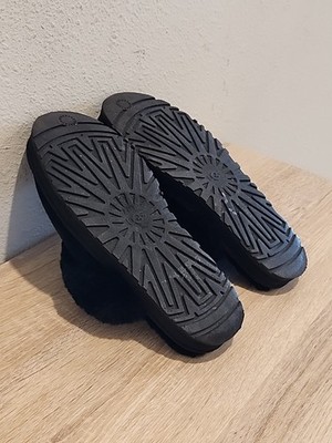 UGG Funkette Slippers Black Big Kids/Women's Size 6 | eBay