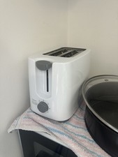White 2-Slice Toaster