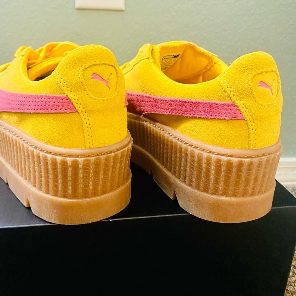 靴 Puma x Fenty Cleated Creeper Suede NIB Puma X Fenty Yellow & Pink Suede Cleated Creeper