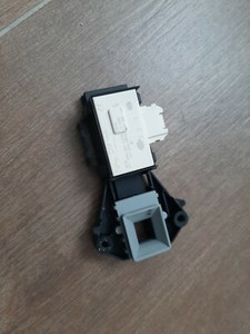 Original Türverriegelung Schloss BAUKNECHT DM569 461971428361 /  481075043881