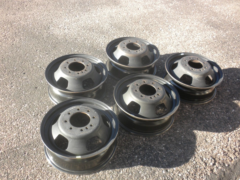 one 17" dodge dually 3500 rim, 17 Dodge 3500. wheel original equipment OEM - Image 3 of 4