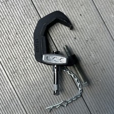 Matthews Studio 429762 Baby Pipe Clamp 5/8" Pin Light Hanger w/ Safety Chain