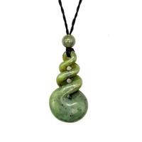 81Stgeneration Geschnitzte Nephrit Jade Dreifache Pikorua AnhäNger Halskette