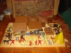 1950 60 ?  Louis Marx Fort Apache Play Set Incomplete USA Western Figures, parts