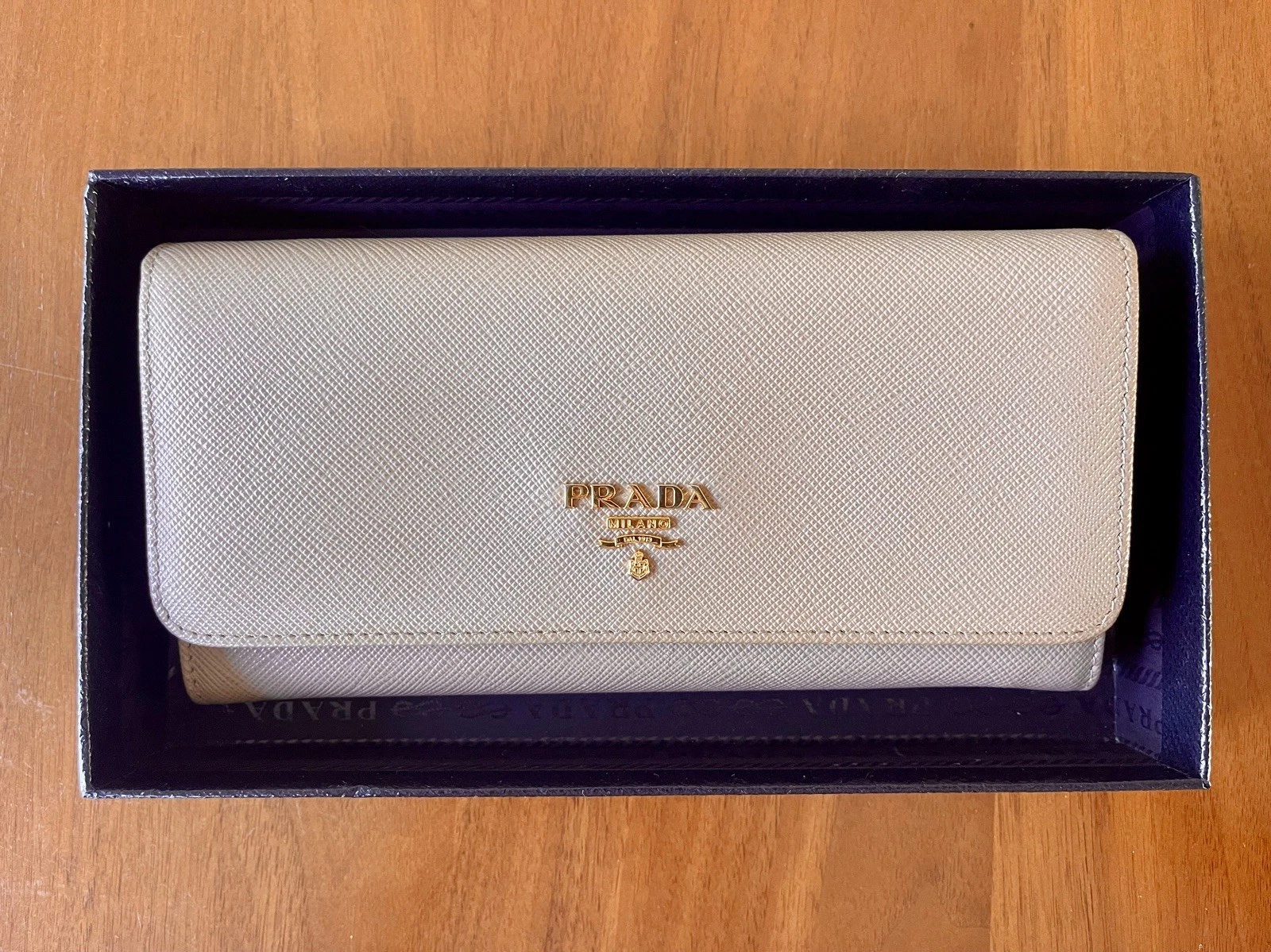 Prada — Prada Womens Saffiano Metal Cammeo Wallet