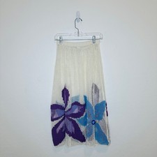 Lim's Vintage Hand Crocheted Island Flower Midi Skirt Size Small New Without Tag