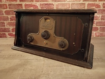 Freed Eisemann Model NR-9 Antique Radio