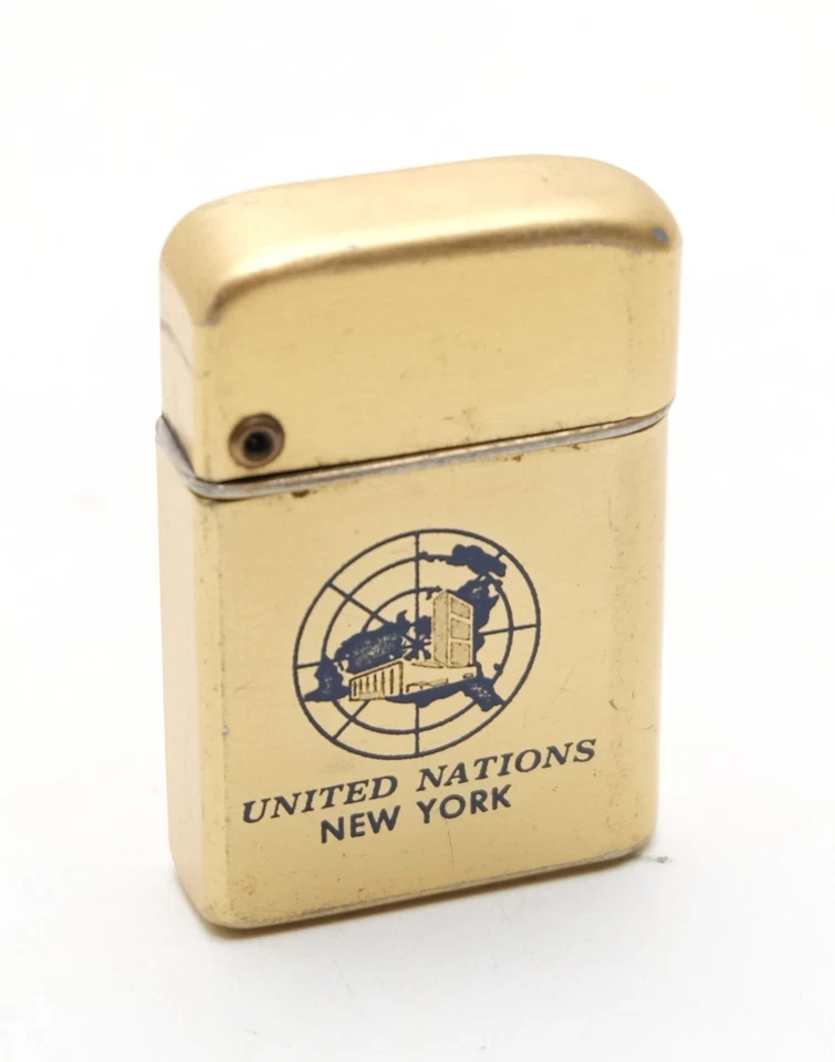 Storm Master Aluminium Vintage Petrol Lighter Made in USA Works good! - Image 2 of 4