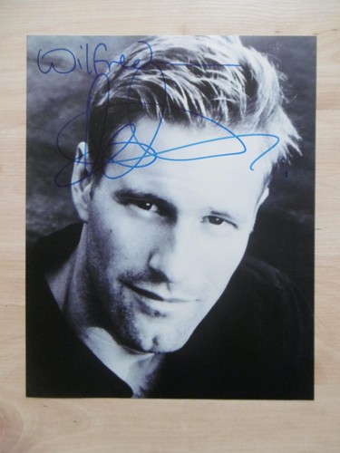 Aaron Eckhart Autogramm signed 20x25 cm Bild