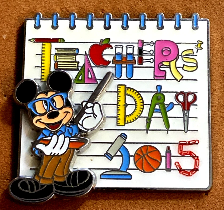 DISNEY WDW 2015 MICKEY MOUSE WITH A POINTER & NOTEBOOK TEACHERS DAY LE 2000 PIN