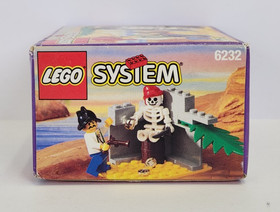 1996 LEGO System 6232 Skeleton Crew Pirates Rare LEGO Korea Co New In Sealed Box