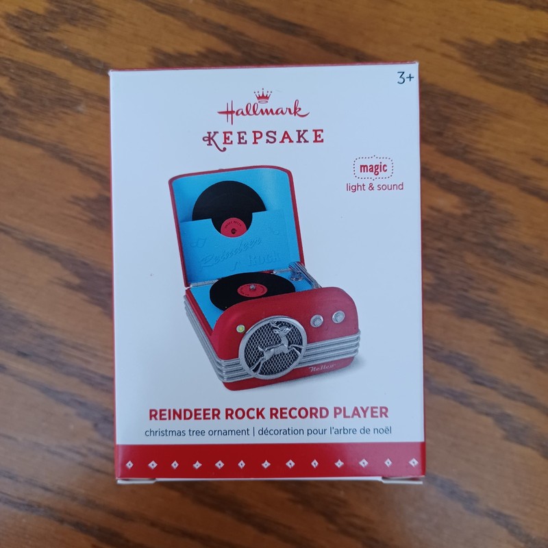 BRAND NEW 2015 Hallmark Keepsake  Reindeer Rock Record Player Ornament