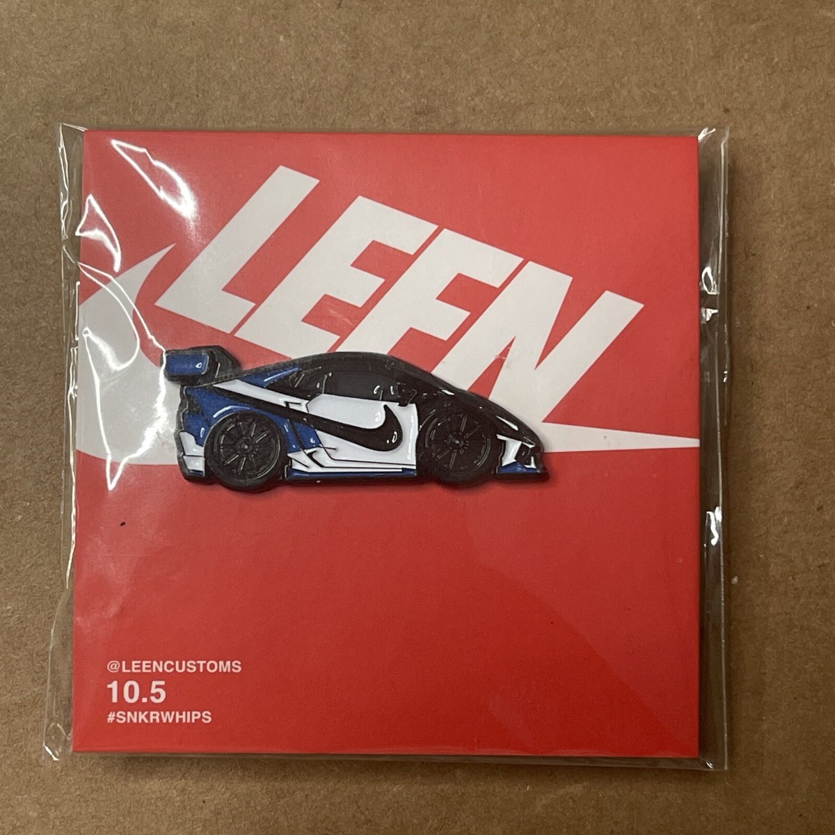 LEEN Customs SNKR LAMBO Huracan NIKE LE x/250 Collectible Pin