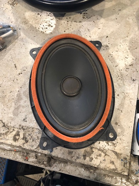 2010 prius speaker replacement