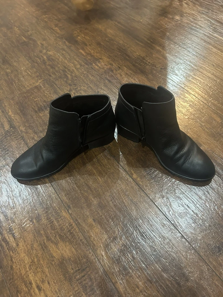 Aerosoles Woman’s Mythology Ankle Leather Boots Black 8M - Image 2 of 4