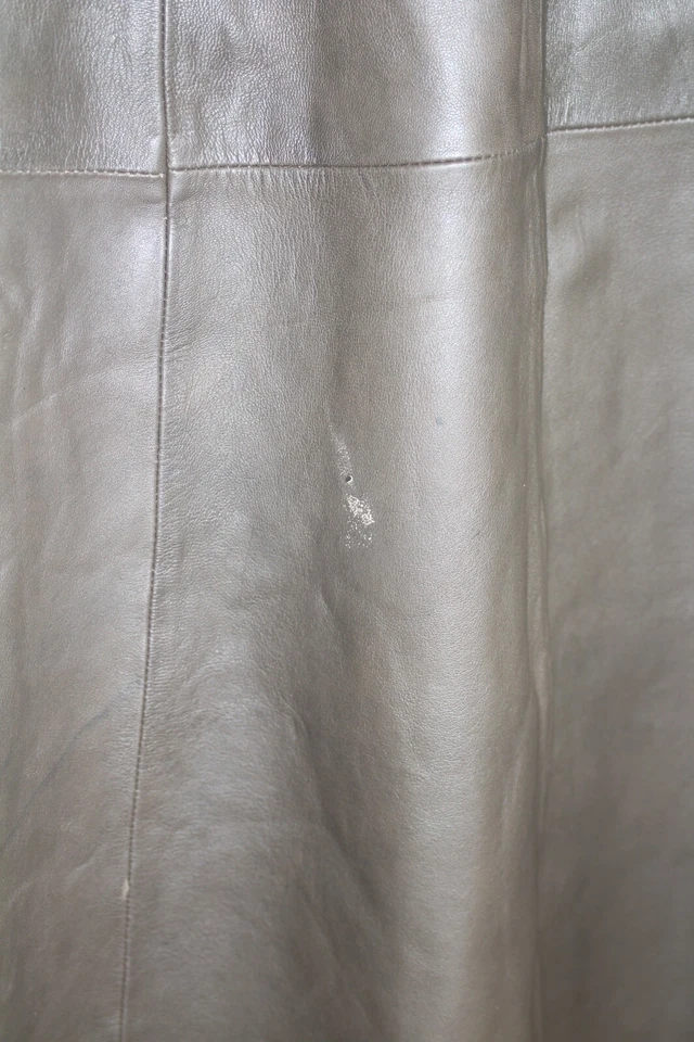 Falda French Connection Lodan de cuero verde acampanada línea A Reino Unido 6. Foto 4 de 4