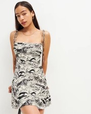 Reformation SIZE 10 Presley Mini Dress