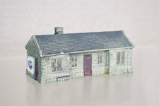 SD MOULDINGS N SCALE STONE PAINTED STATION PLATFORM OFFICE WAITING ROOM 2on