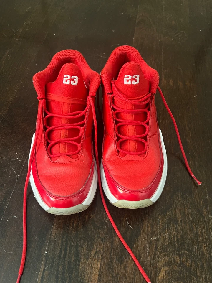 Talla 7 - Jordan Max Aura Gimnasio Rojo - CQ9544-600 USADO EN EXCELENTE ESTADO Foto 2 de 4